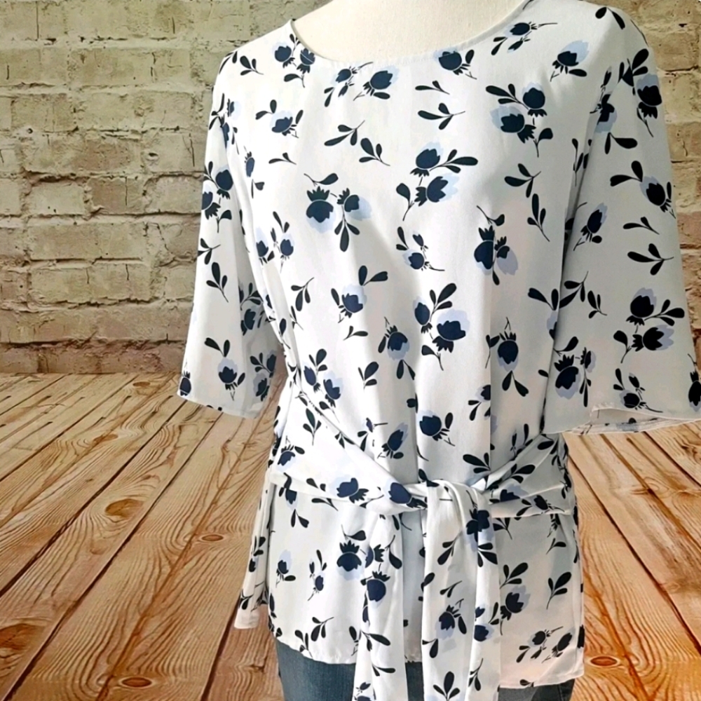 Ann Taylor Floral Top Size S